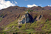 Lago d'Orta. La sponda orientale con la Madonna del Sasso. 